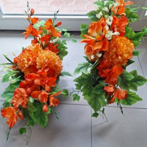 Sztuczna wiązanka nagrobna pomarańczowa – ręcznie robiona dekoracja na grób | AW-DECOR